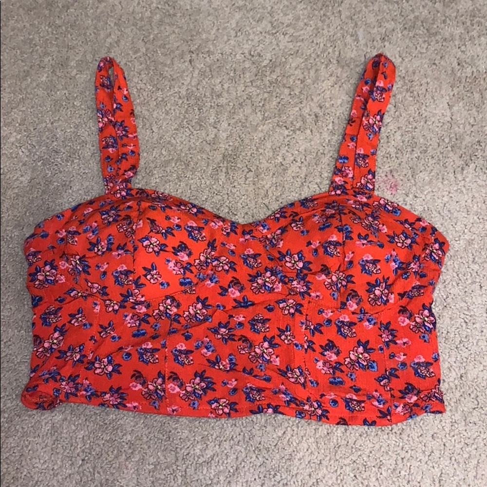 Crop top with cups